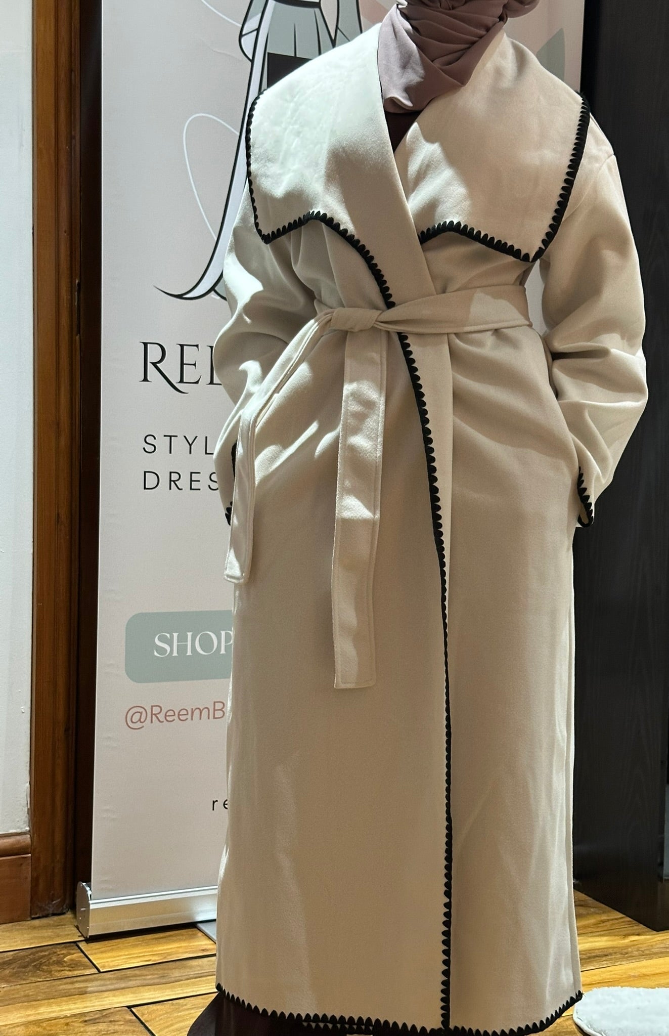 Scallop Border Open Coat with Belt