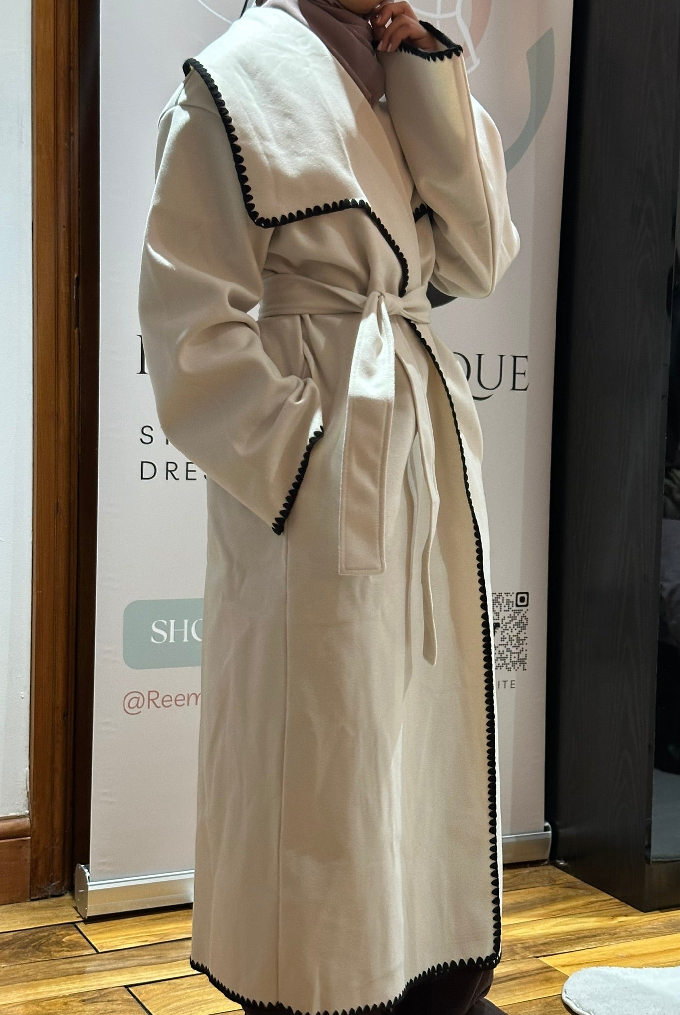 Scallop Border Open Coat with Belt